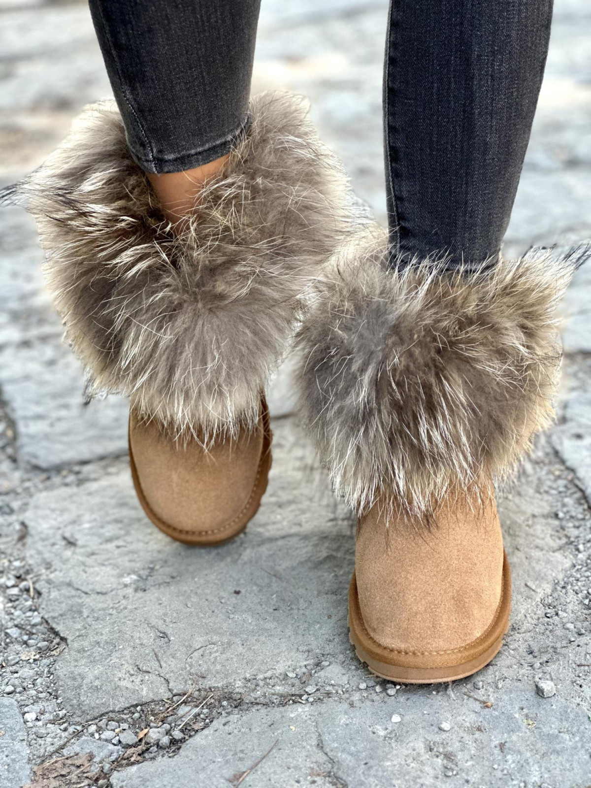 Ciepłe śniegowce wykonane ze skóry naturalnej