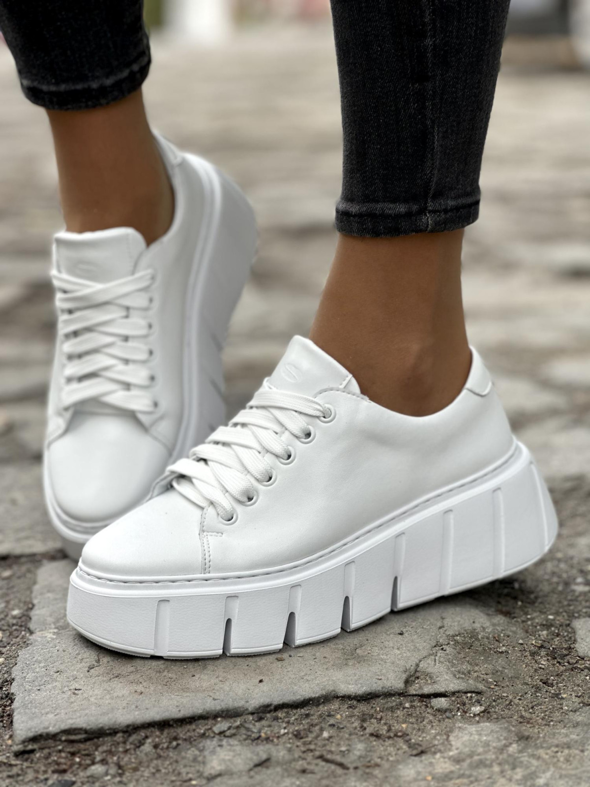 Nowoczesne sneakersy OLEKSY ze skóry Polskiej produkcji