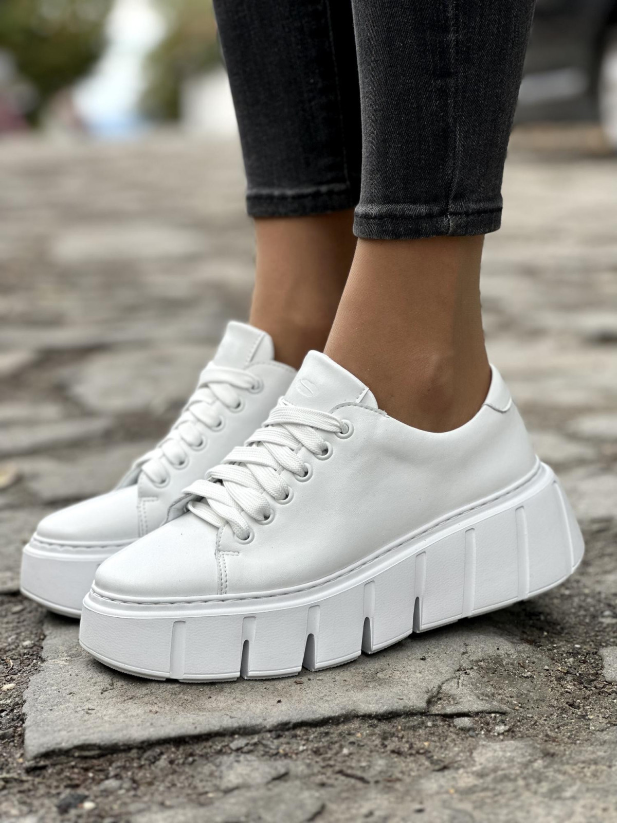 Nowoczesne sneakersy OLEKSY ze skóry Polskiej produkcji