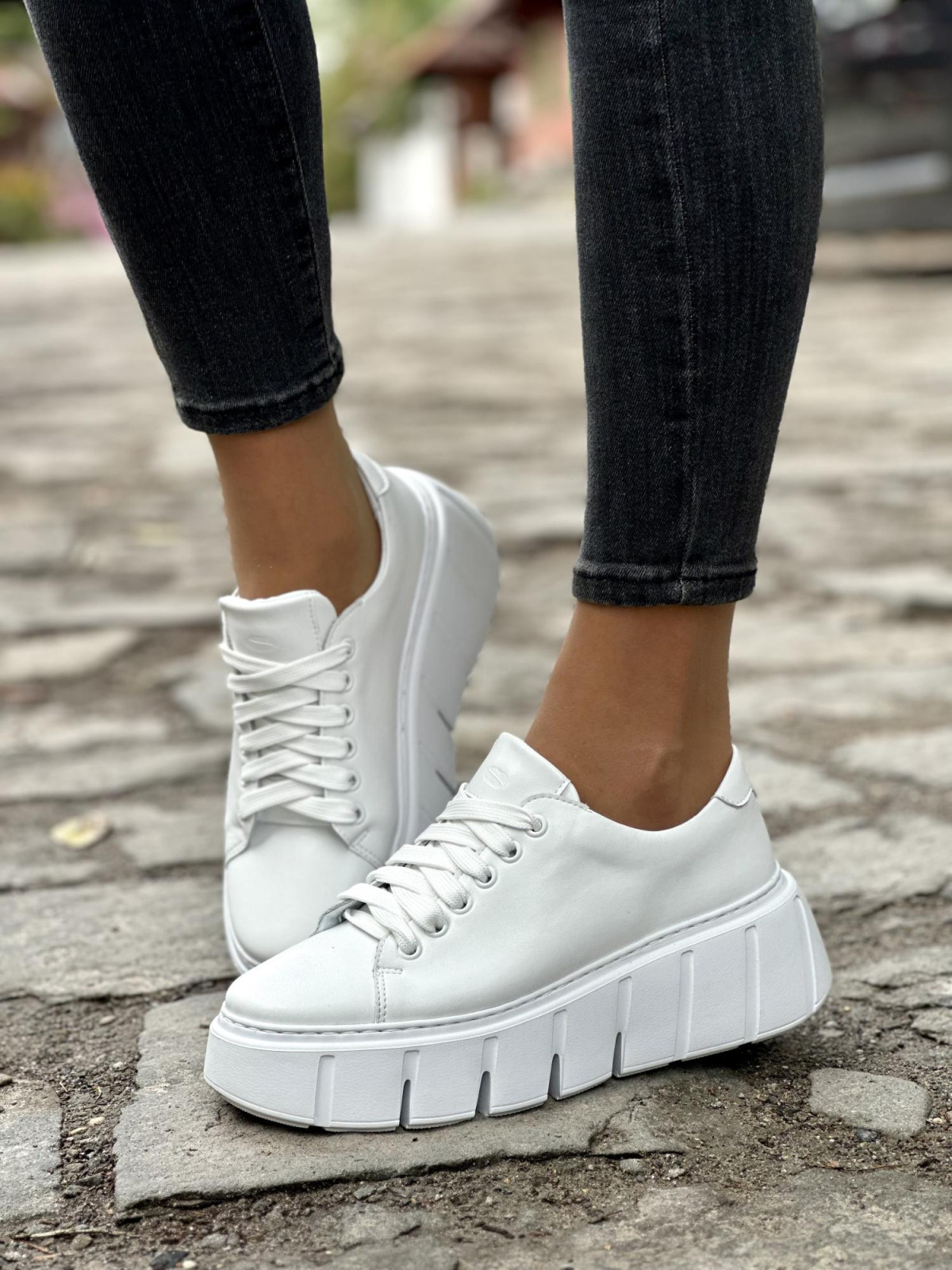 Nowoczesne sneakersy OLEKSY ze skóry Polskiej produkcji