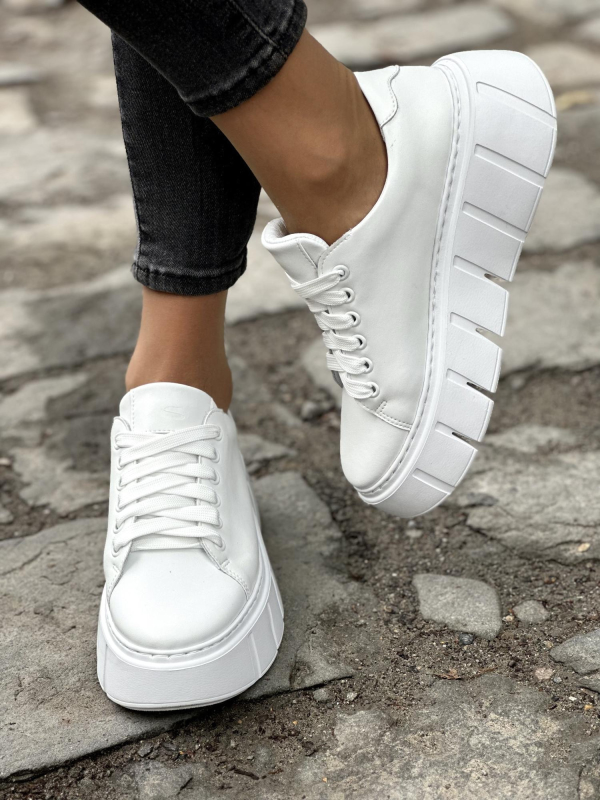 Nowoczesne sneakersy OLEKSY ze skóry Polskiej produkcji