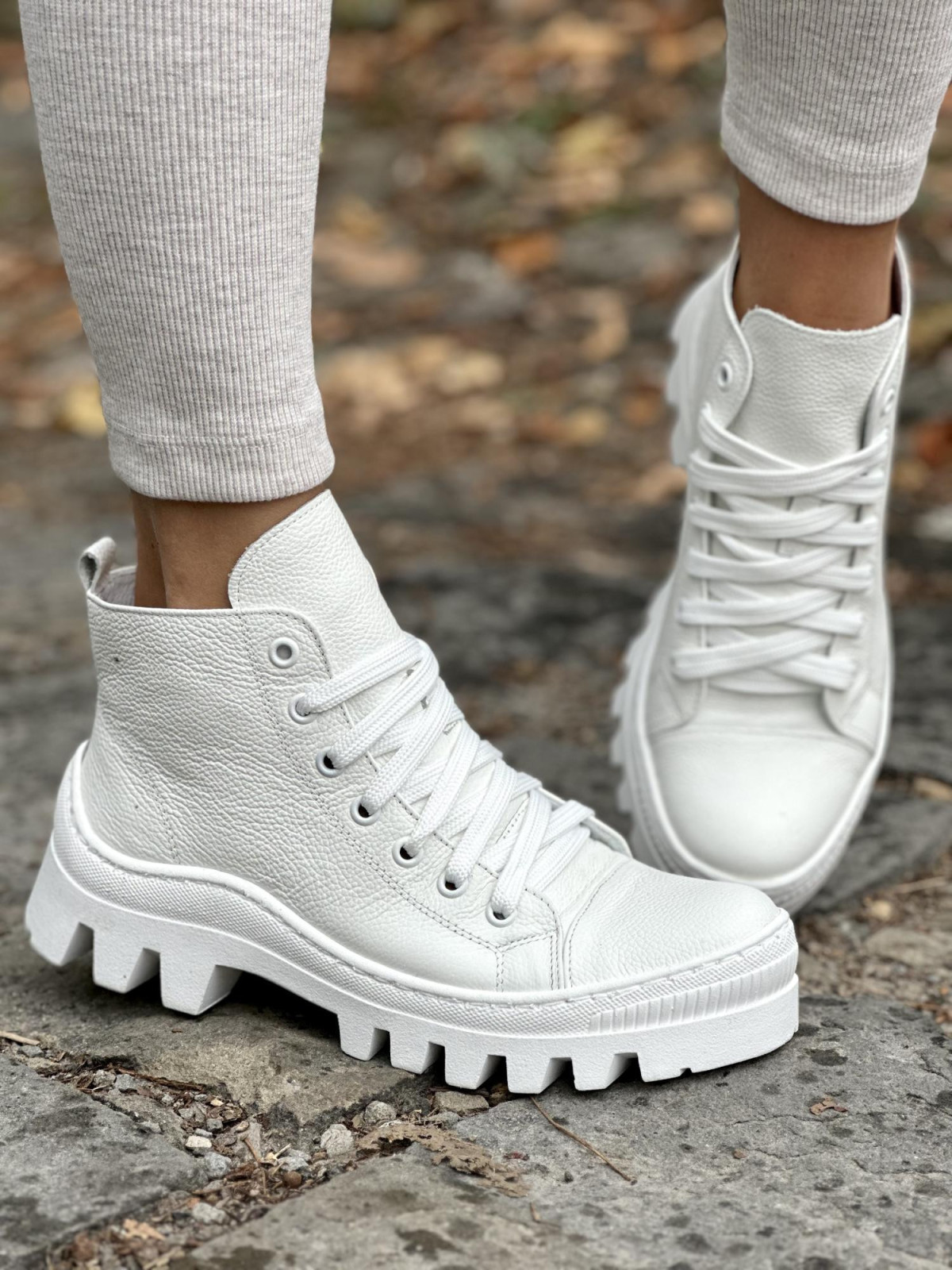 Białe trapery ze skóry naturalnej OLEKSY polskiej produkcji