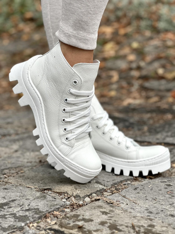 Białe trapery ze skóry naturalnej OLEKSY polskiej produkcji