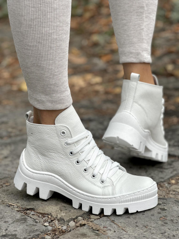 Białe trapery ze skóry naturalnej OLEKSY polskiej produkcji