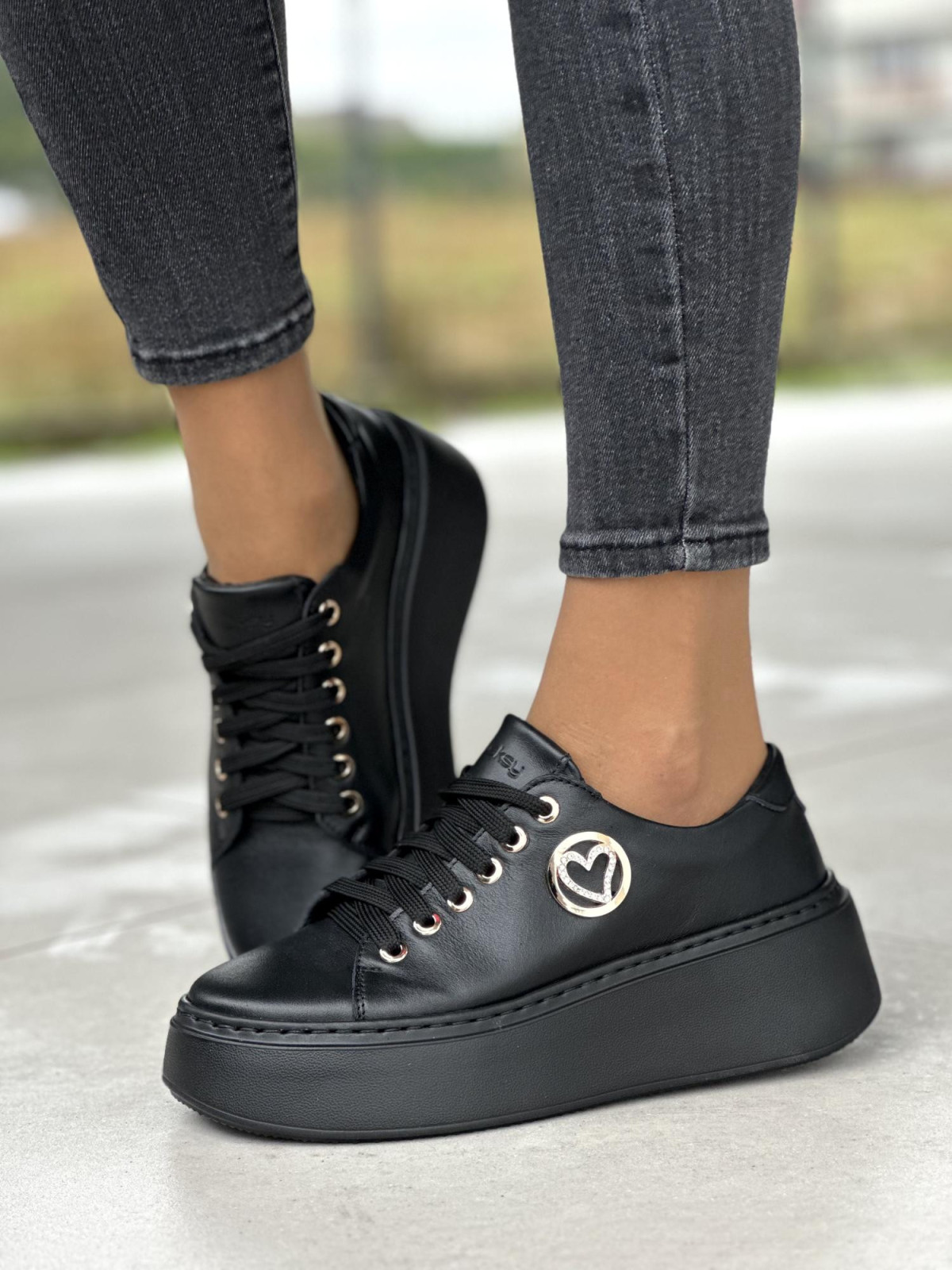 Nowoczesne sneakersy OLEKSY ze skóry naturalnej