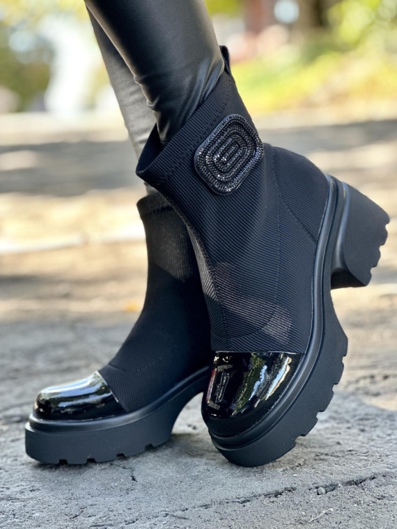 Eleganckie botki wykonane z naturalnej skóry