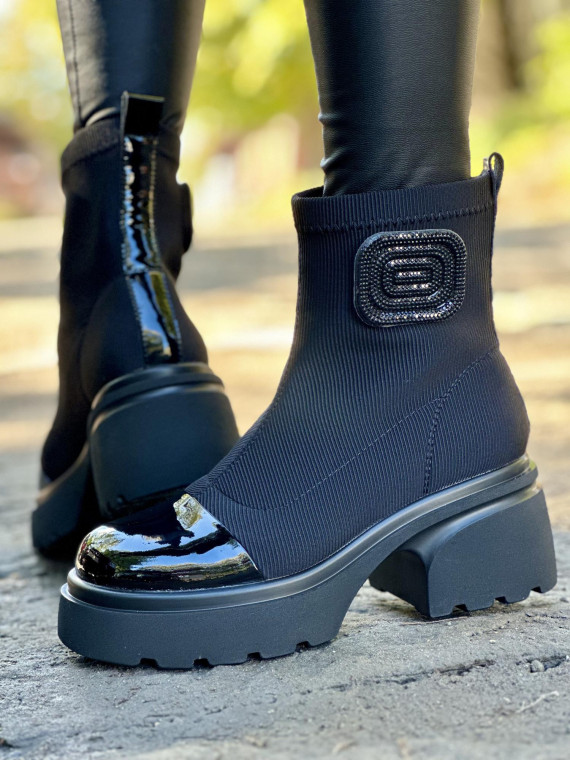 Eleganckie botki wykonane z naturalnej skóry