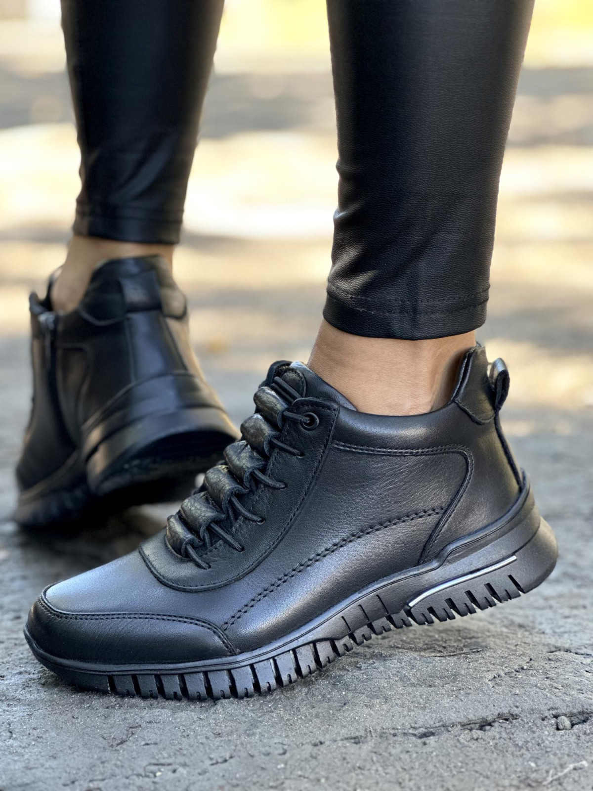 Stylowe sneakersy ze skóry naturalnej