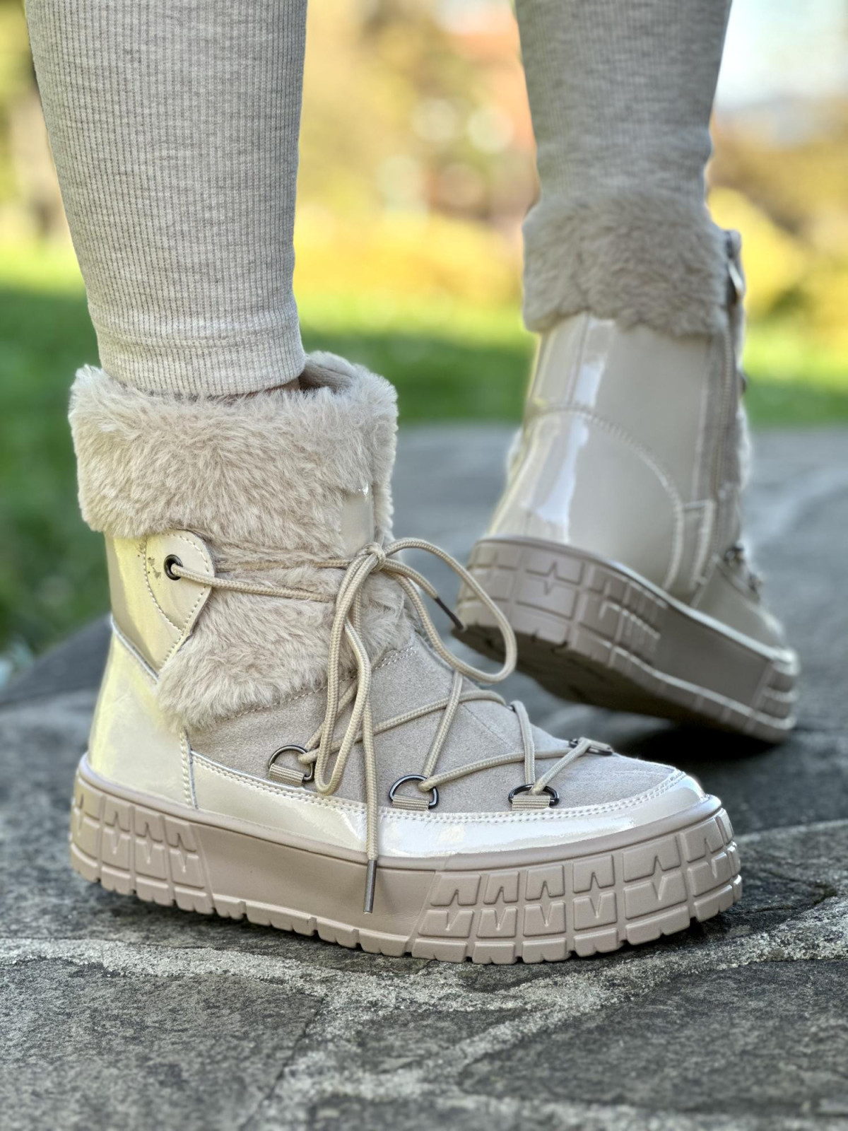 Beżowe śniegowce ze skóry naturalnej