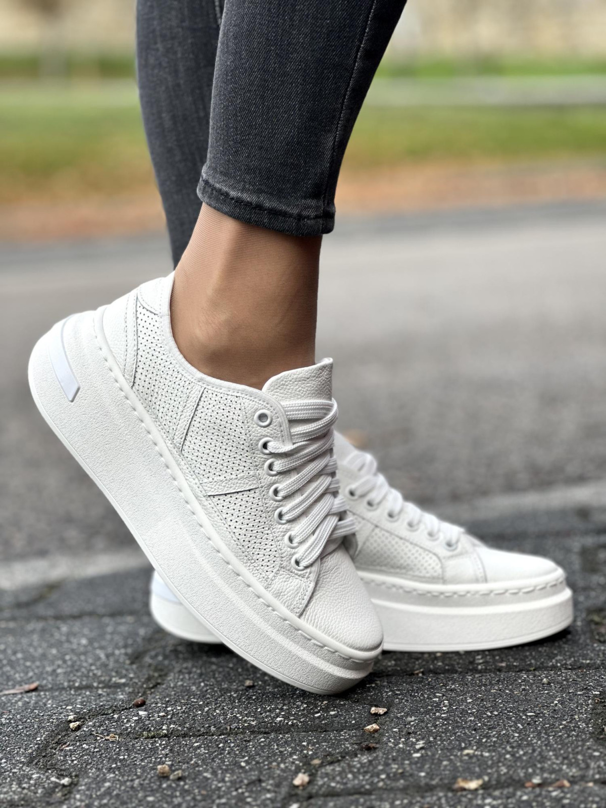 Stylowe sneakersy OLEKSY ze skóry naturalnej, Polskiej produkcji