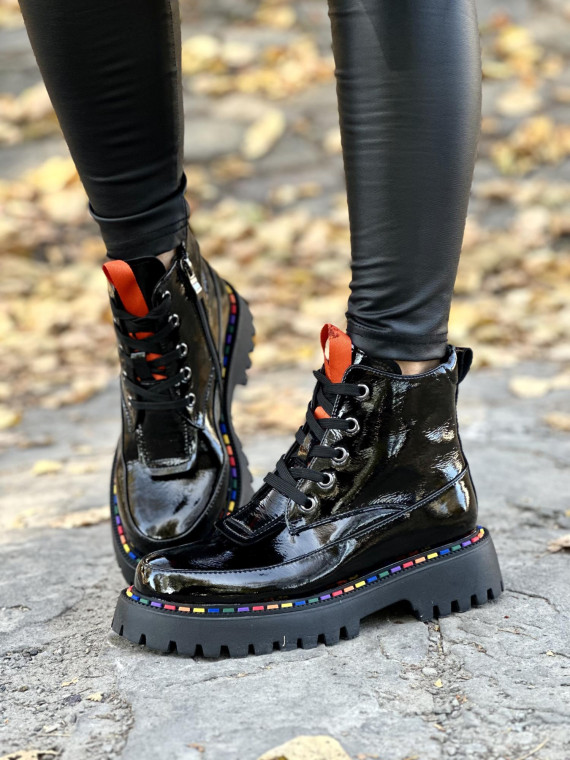 Ekskluzywne trapery ze skóry naturalnej dla kobiet z charakterem