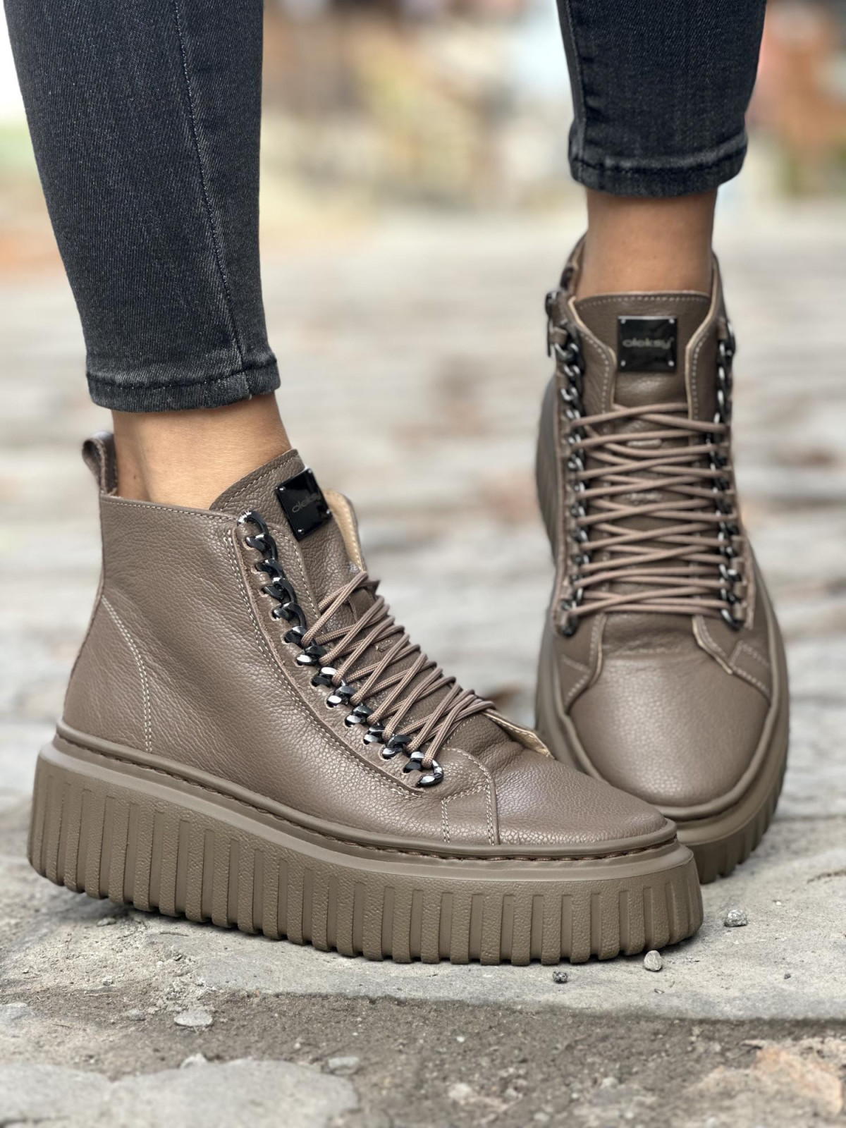 Sneakersy OLEKSY ze skóry Polskiej produkcji