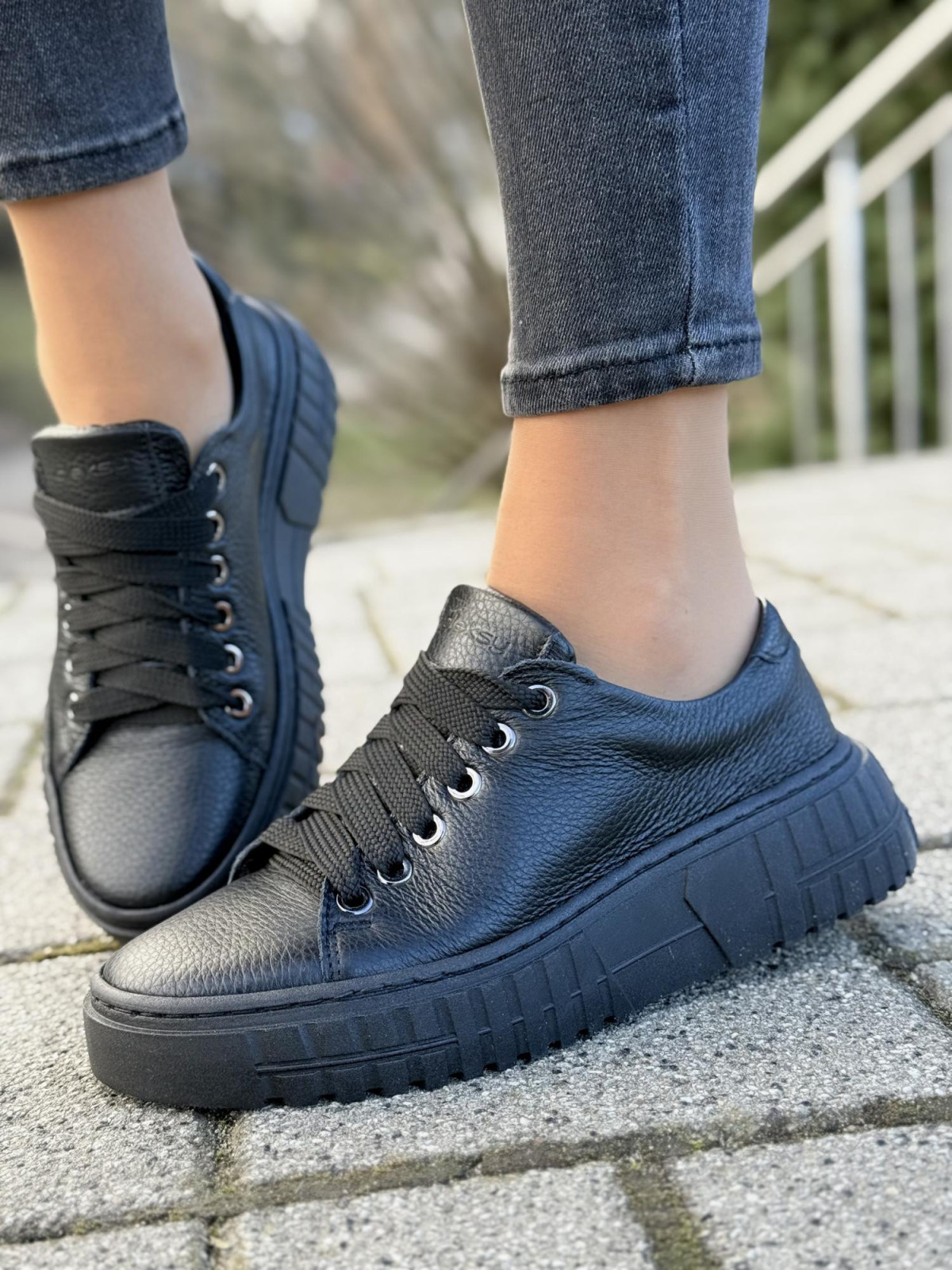 Sneakersy OLEKSY ze skóry Polskiej produkcji