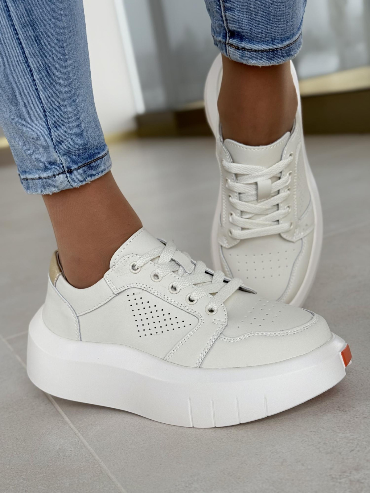 Nowoczesne sneakersy ze skóry naturalnej