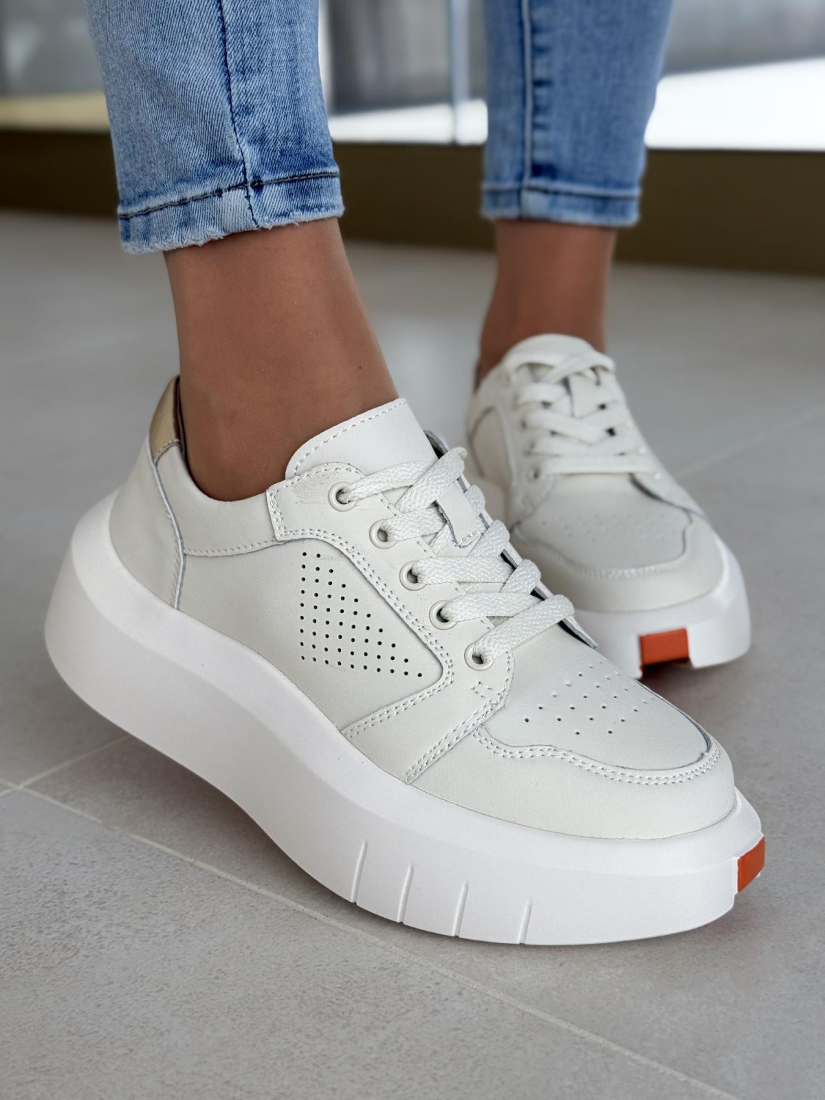 Nowoczesne sneakersy ze skóry naturalnej