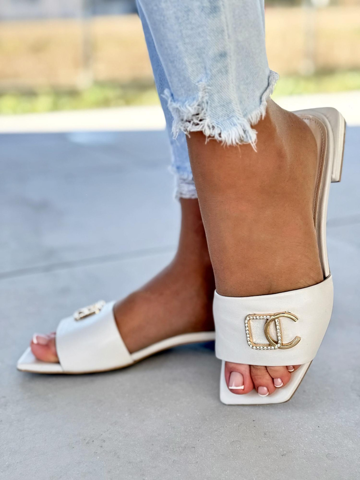 Klapki damskie ze skóry naturalnej polskiej produkcji