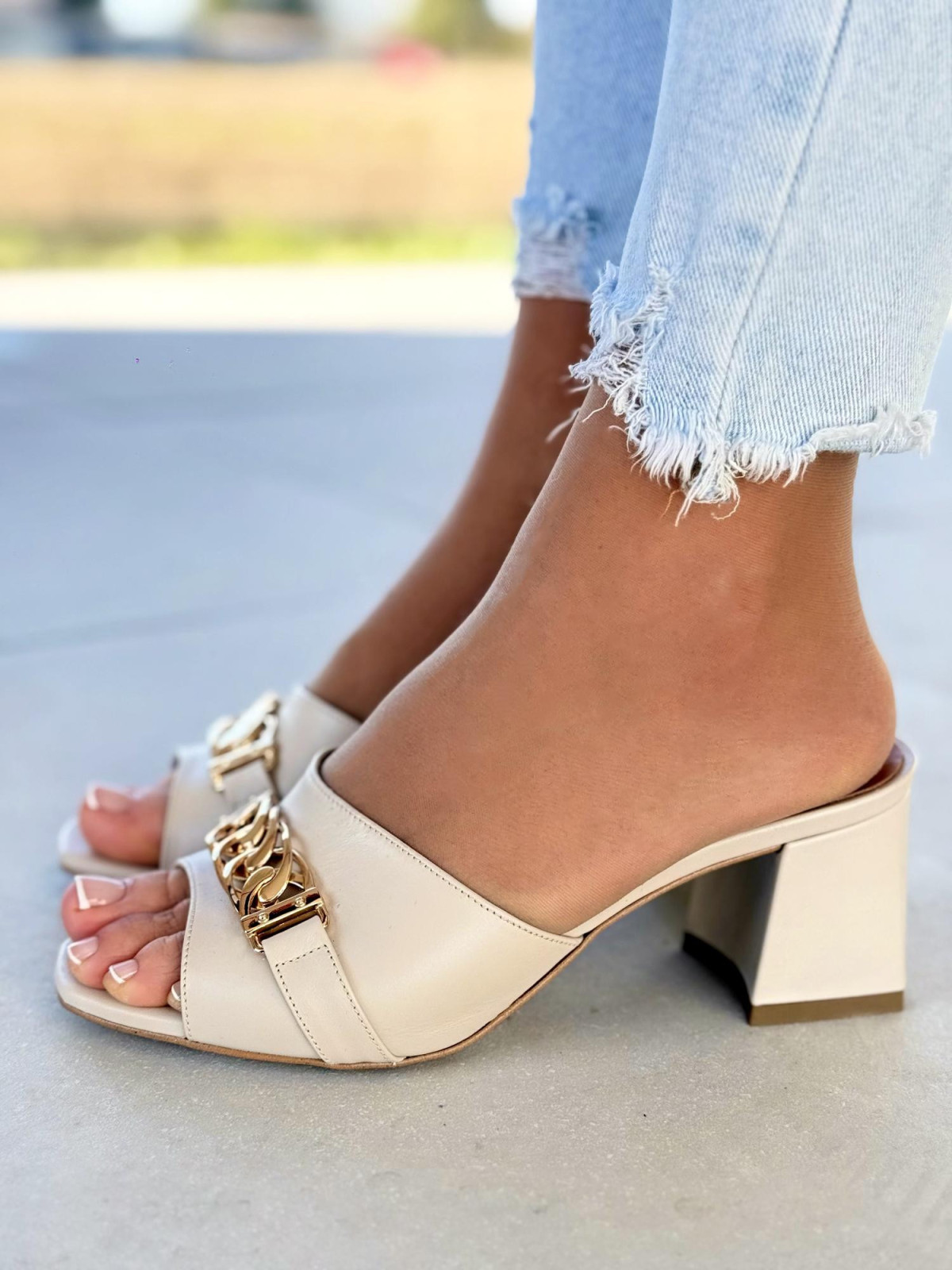 Klapki damskie ze skóry naturalnej polskiej produkcji