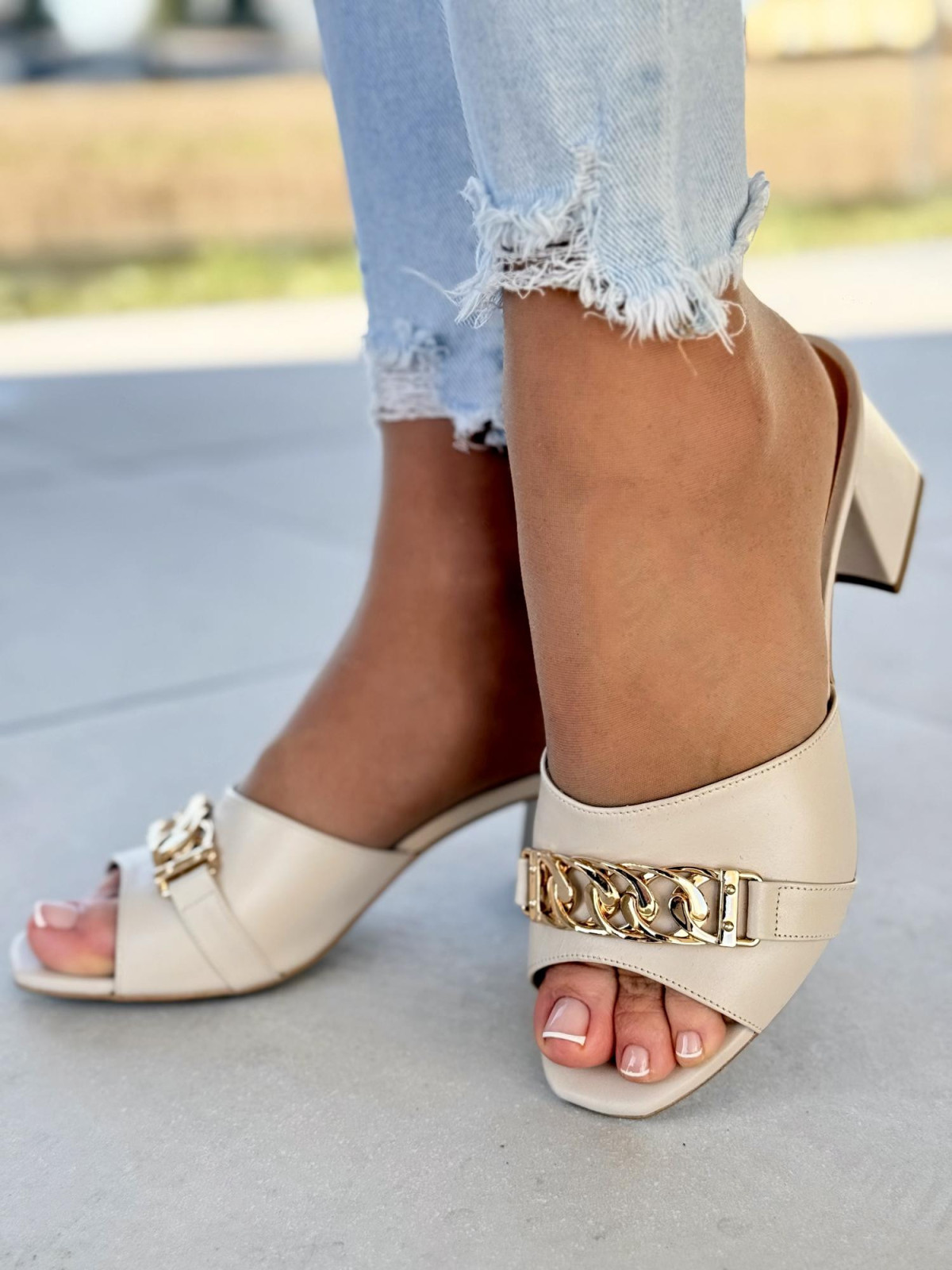 Klapki damskie ze skóry naturalnej polskiej produkcji