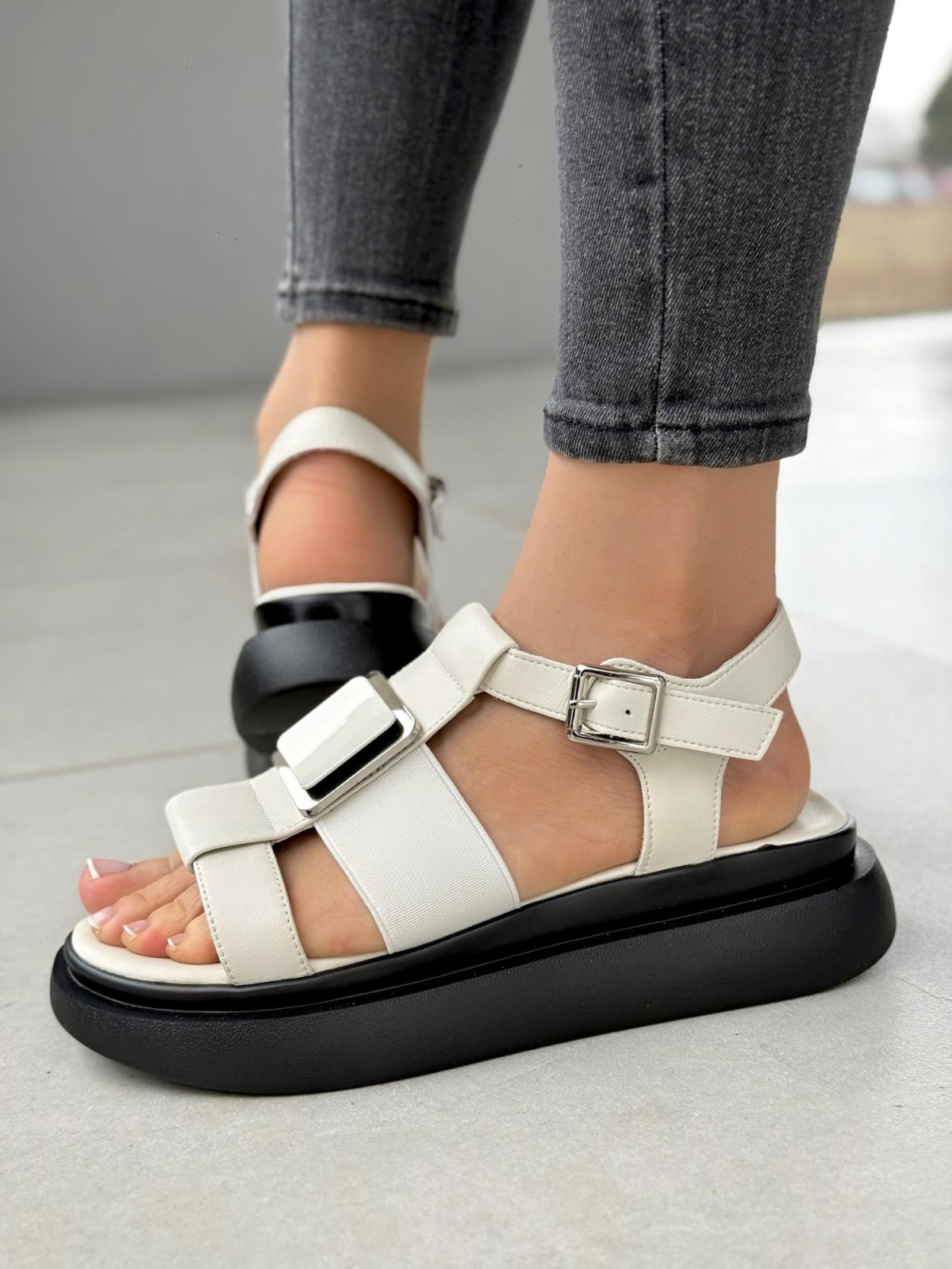 Sanałki beżowe ze skóry naturalnej