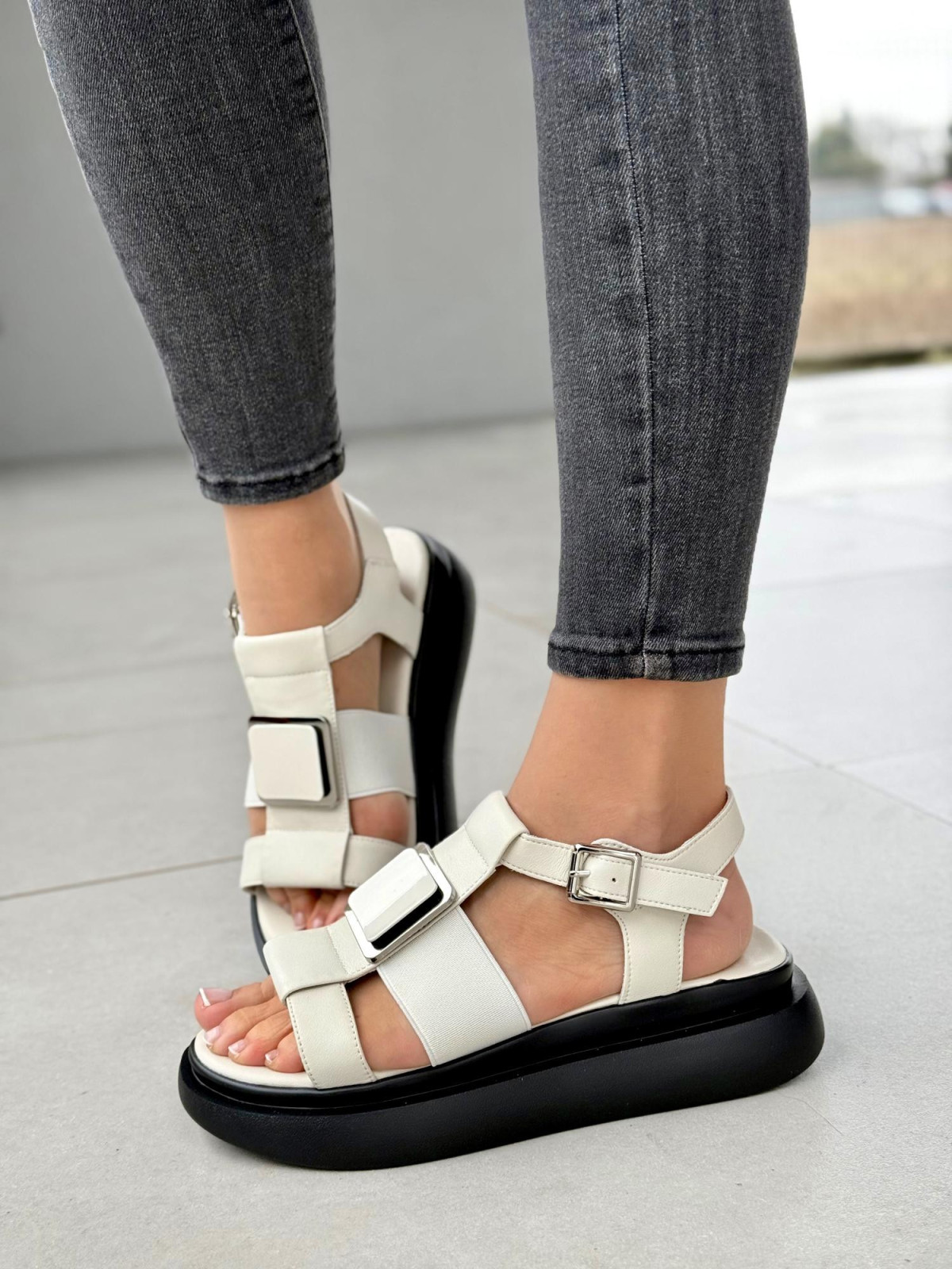 Sanałki beżowe ze skóry naturalnej