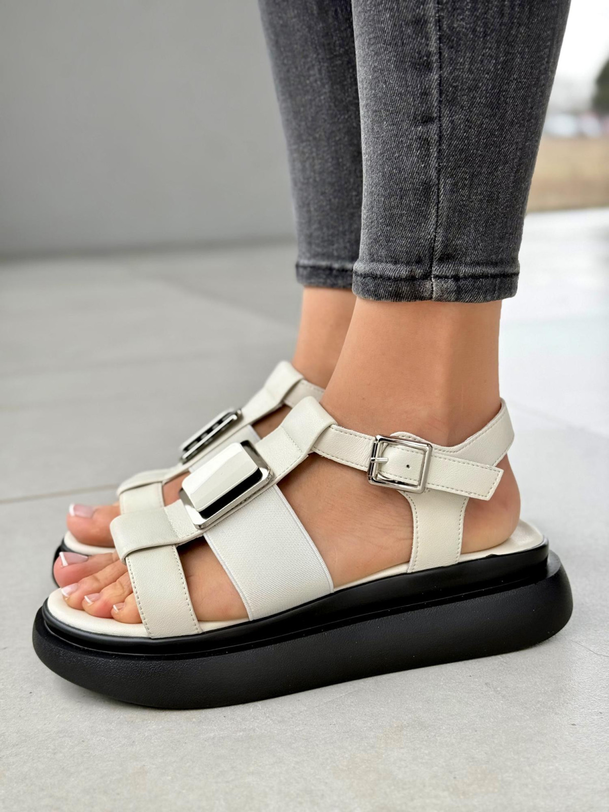 Sanałki beżowe ze skóry naturalnej