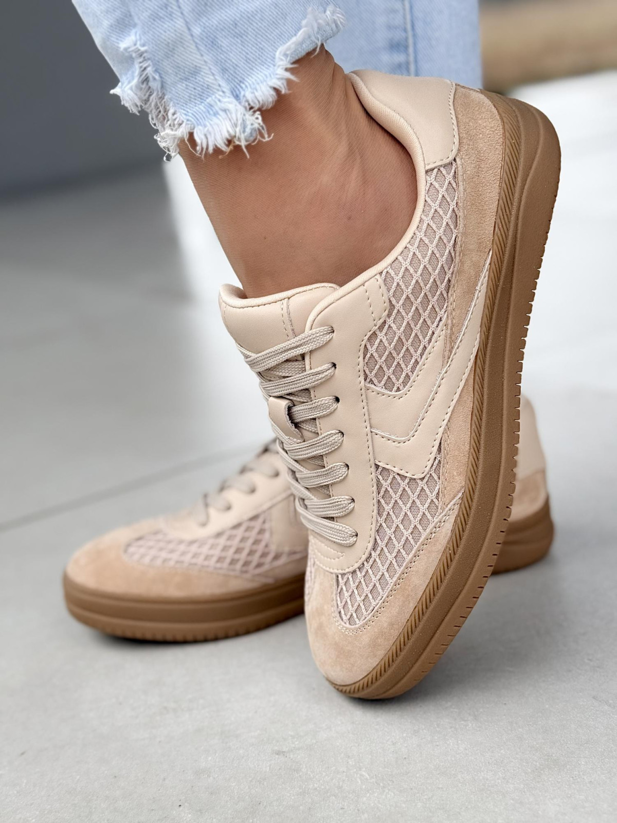 Nowoczesne sneakersy ze skóry naturalnej