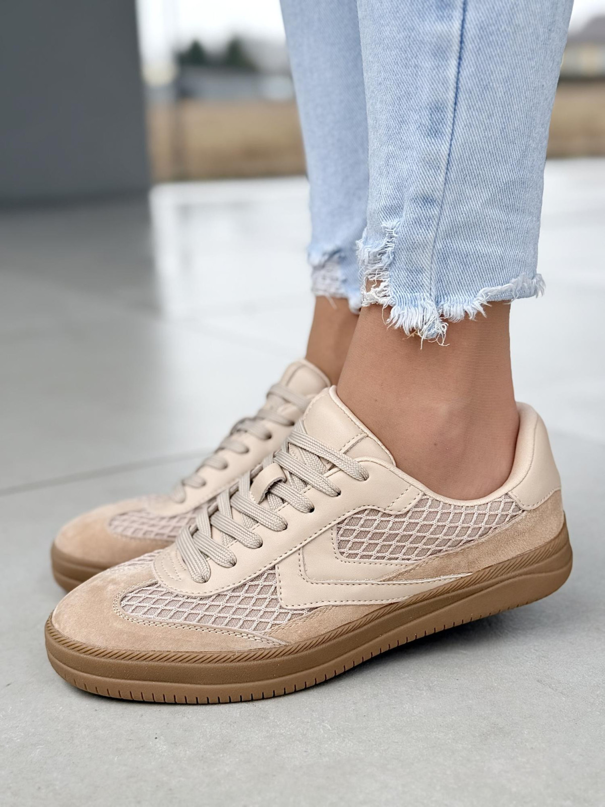 Nowoczesne sneakersy ze skóry naturalnej