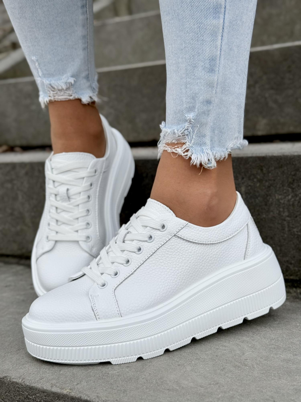 Sneakersy damskie ze skóry naturalnej Sneakersy damskie ze skóry naturalnej