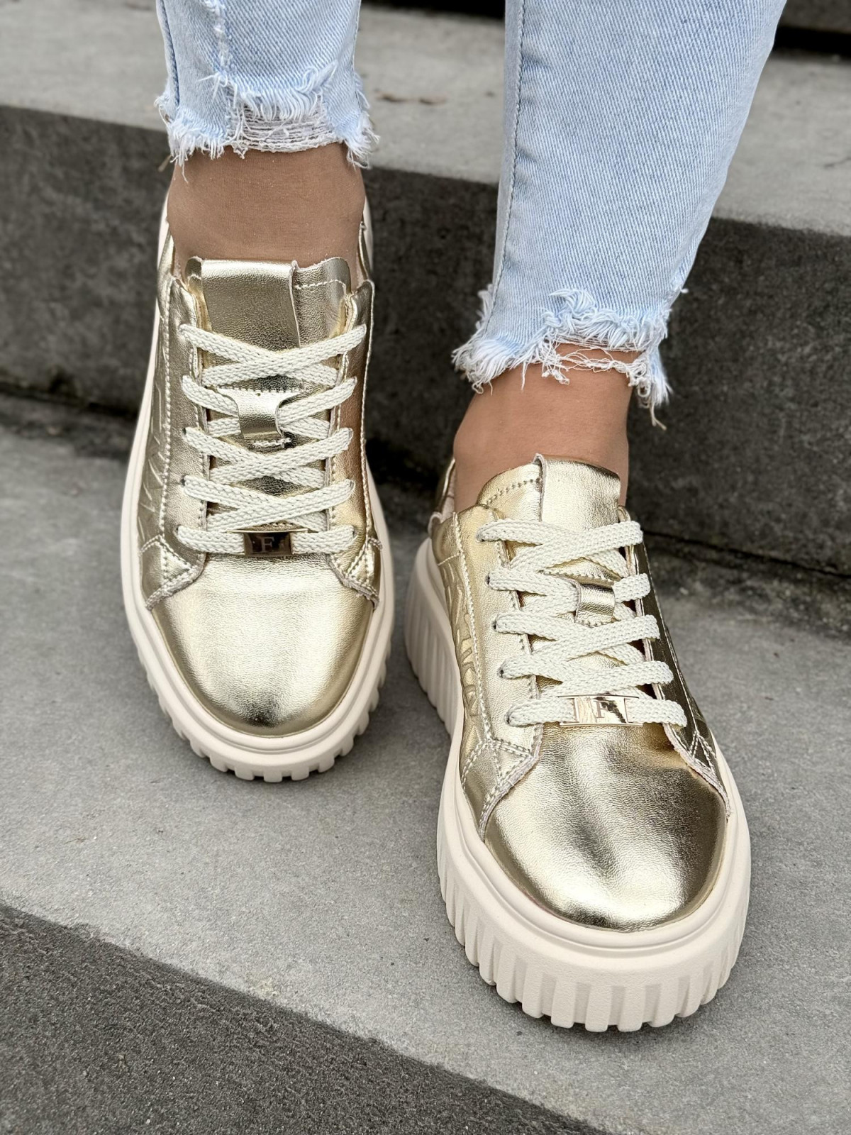 Piękne sneakersy damskie ze skóry naturalnej