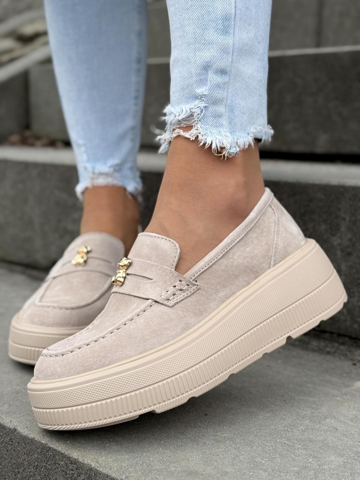 Wyjątkowe mokasyny ze skóry naturalnej