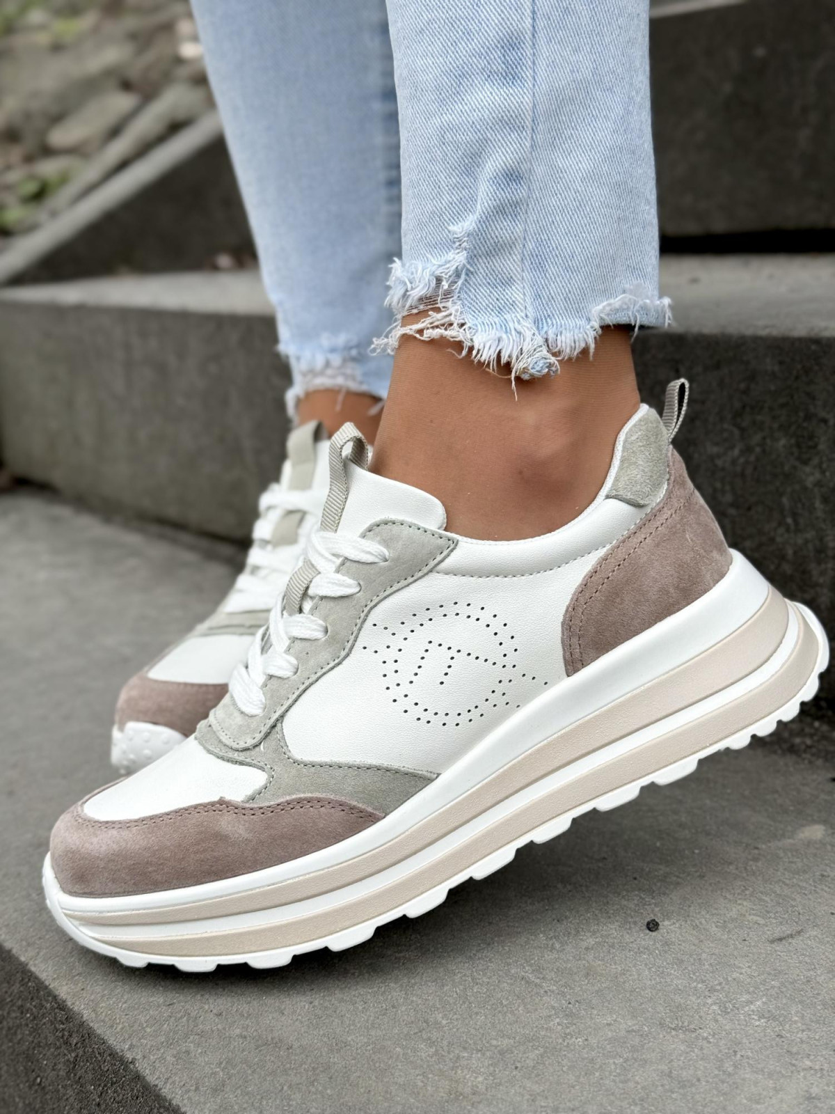 Piękne sneakersy ze skóry naturalnej