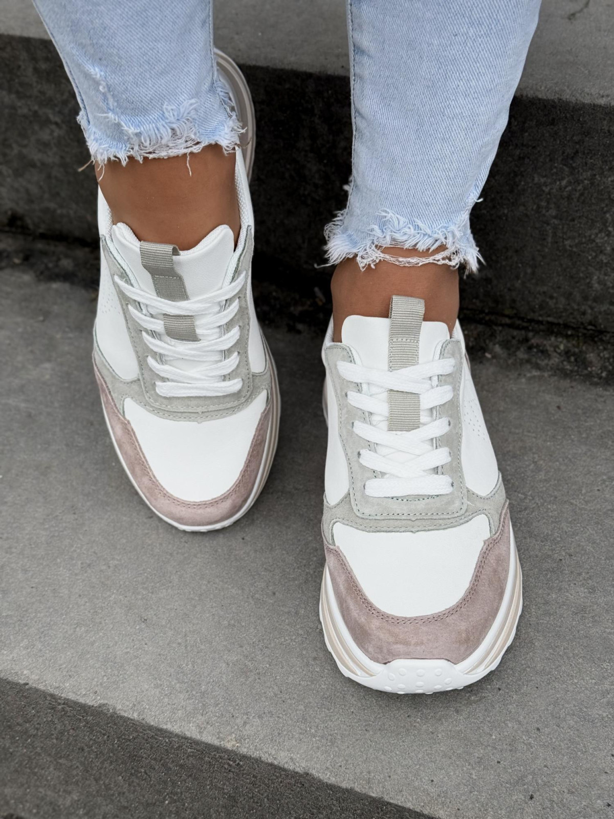 Piękne sneakersy ze skóry naturalnej