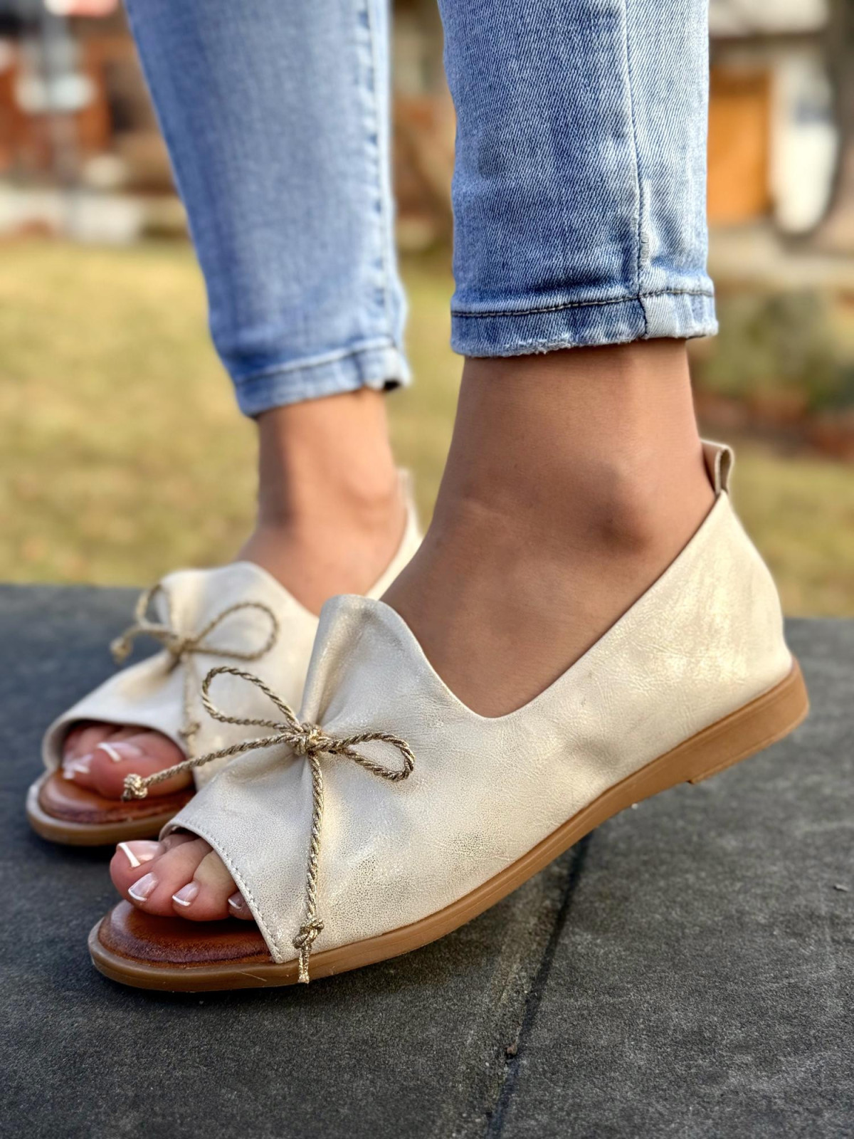 Sandałki damskie ze skóry naturalnej