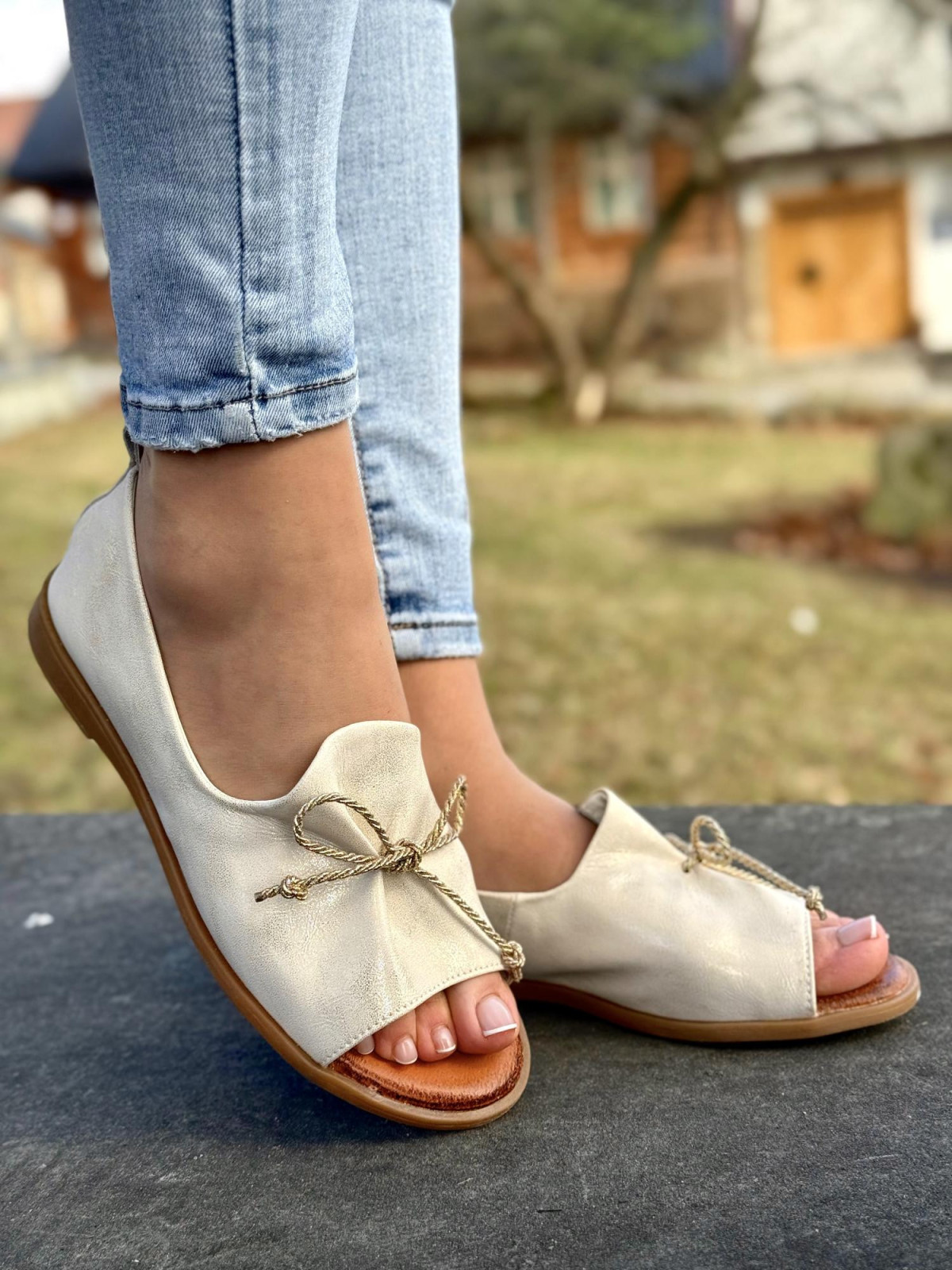 Sandałki damskie ze skóry naturalnej