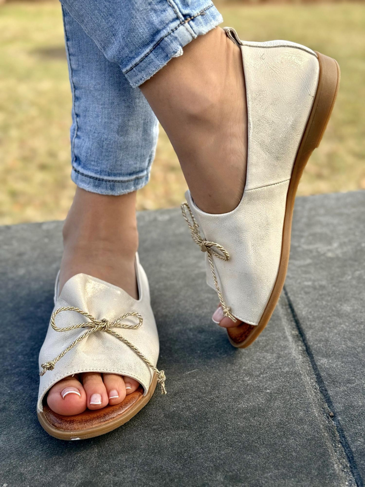 Sandałki damskie ze skóry naturalnej