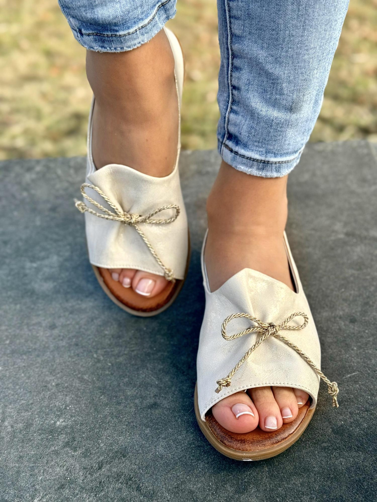 Sandałki damskie ze skóry naturalnej