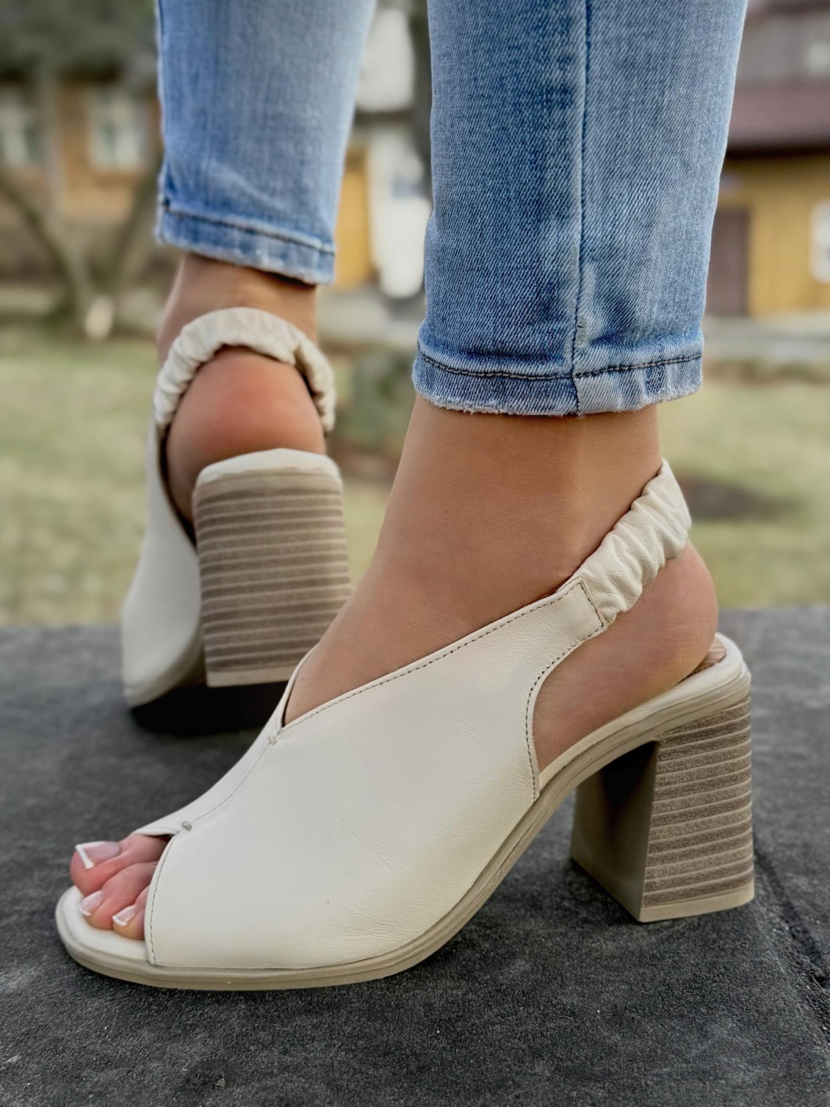 Sandałki damskie ze skóry naturalnej