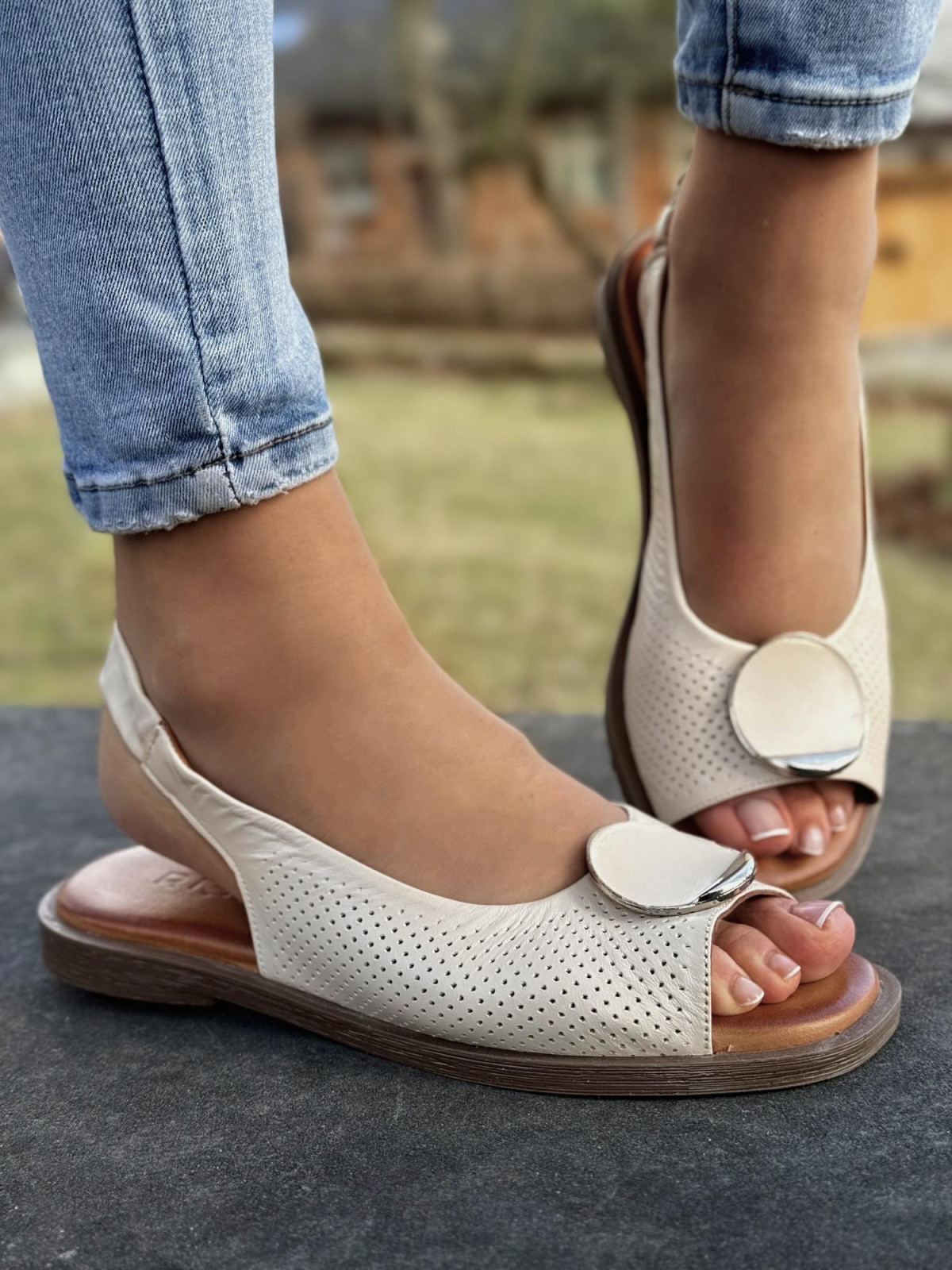 Sandałki damskie ze skóry naturalnej