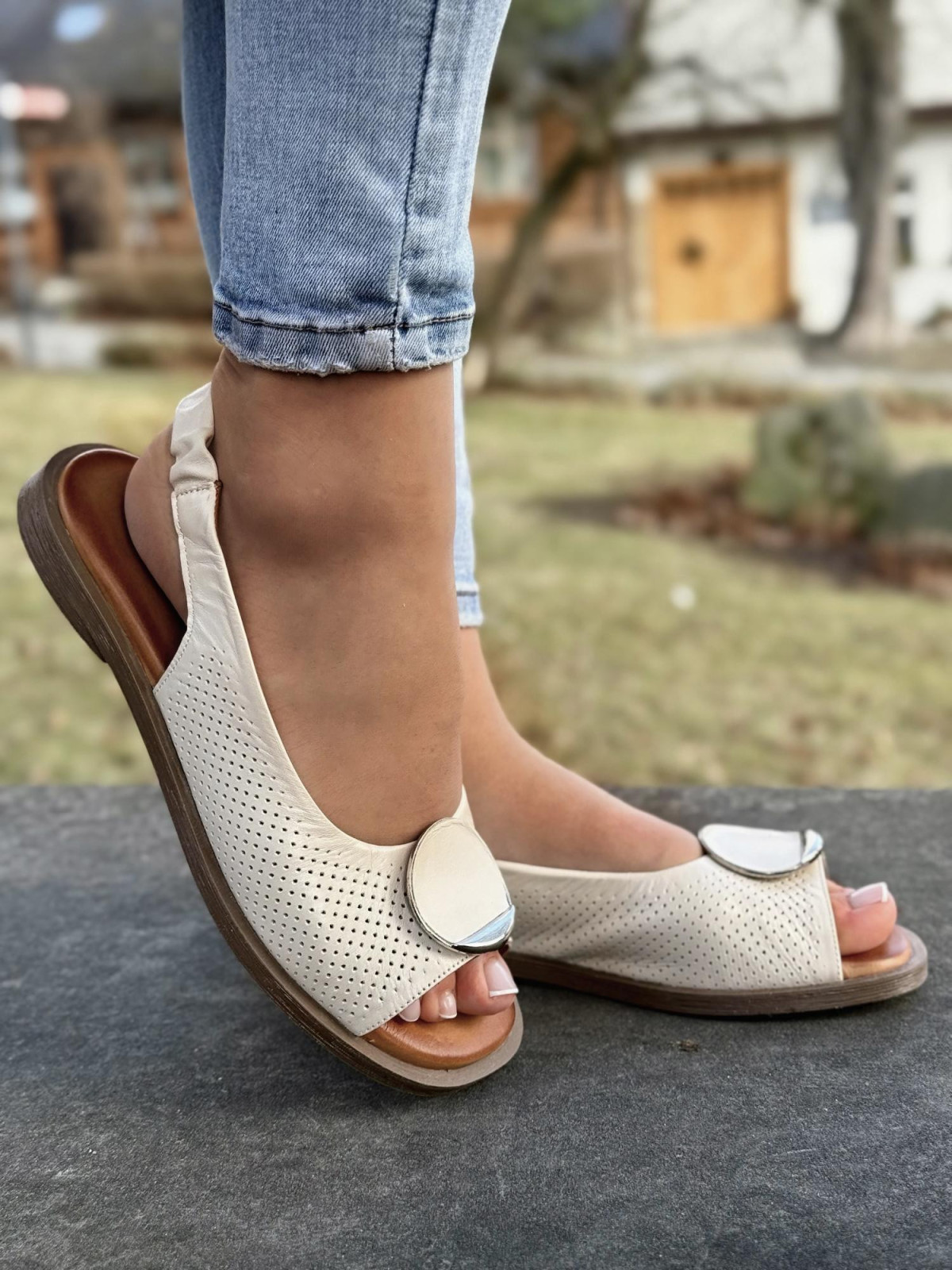 Sandałki damskie ze skóry naturalnej