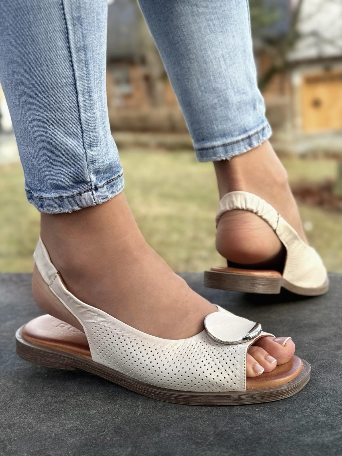 Sandałki damskie ze skóry naturalnej