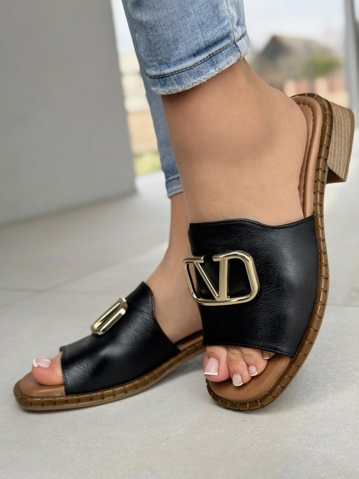 Klapki damskie ze skóry naturalnej