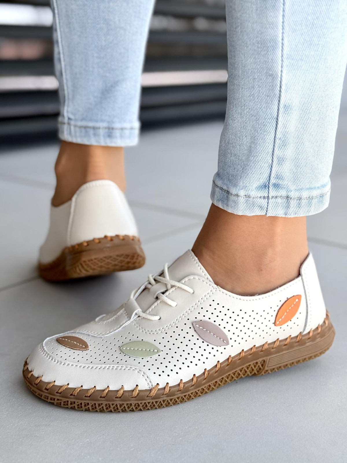 Półbuty damskie ze skóry naturalnej