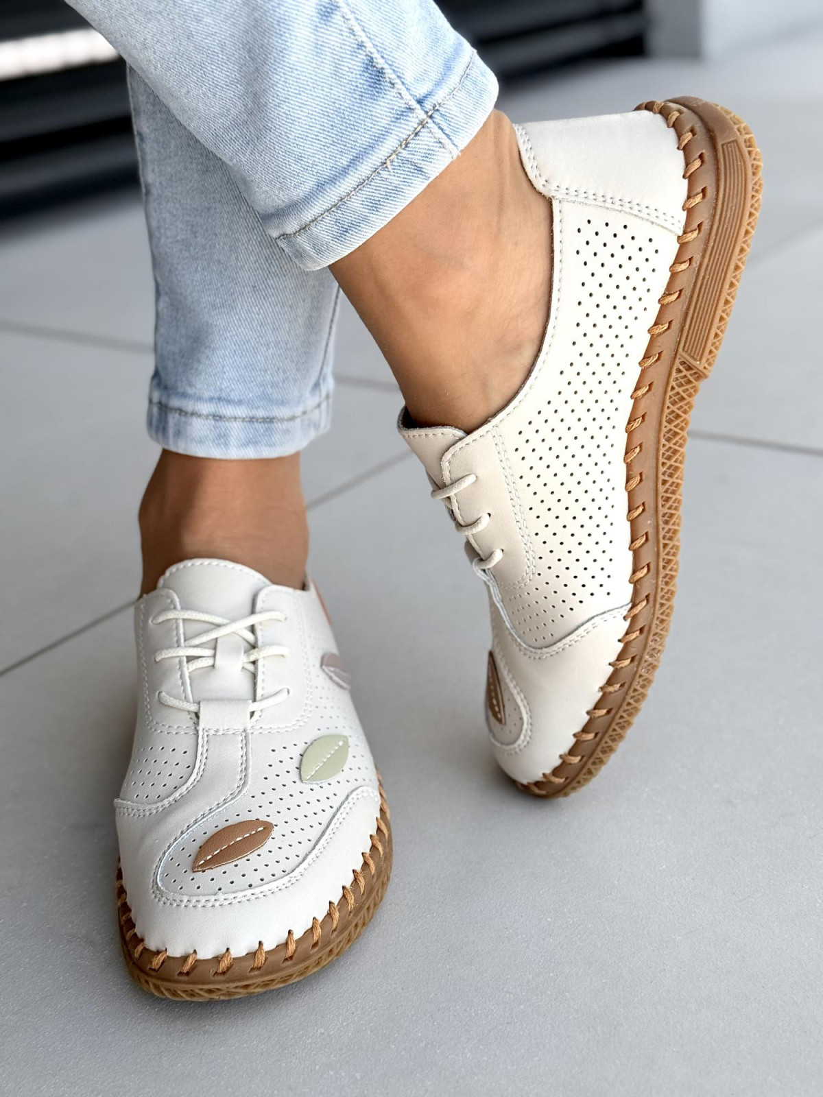 Półbuty damskie ze skóry naturalnej