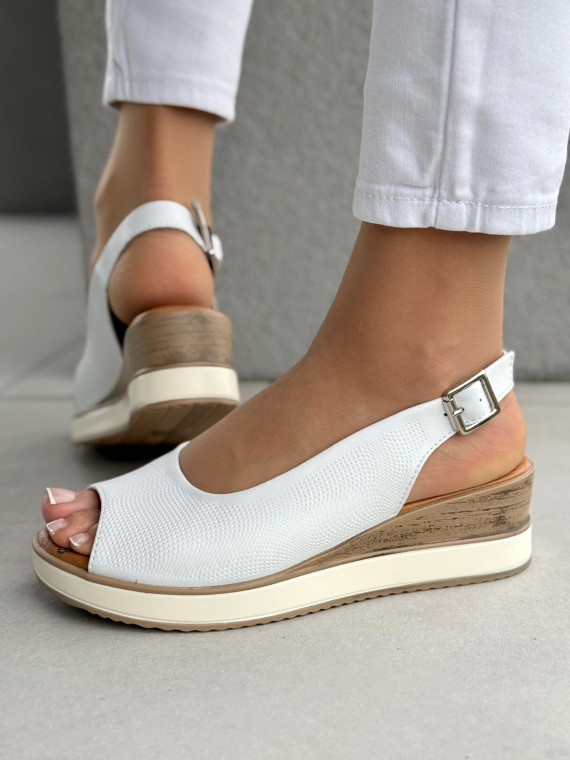 Bardzo  wygodne sandały damskie ze skóry naturalnej