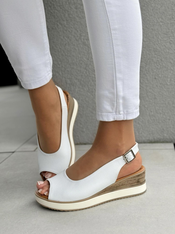 Bardzo  wygodne sandały damskie ze skóry naturalnej