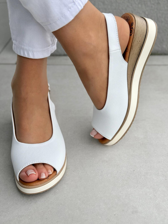 Bardzo  wygodne sandały damskie ze skóry naturalnej