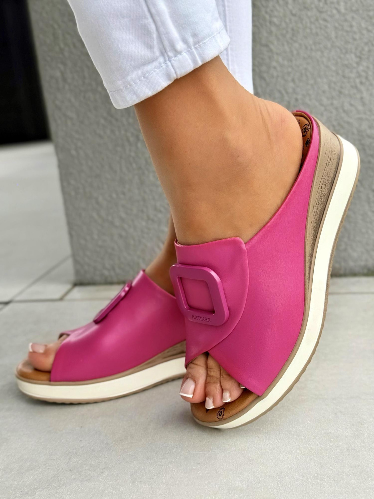 Klapki damskie ze skóry naturalnej