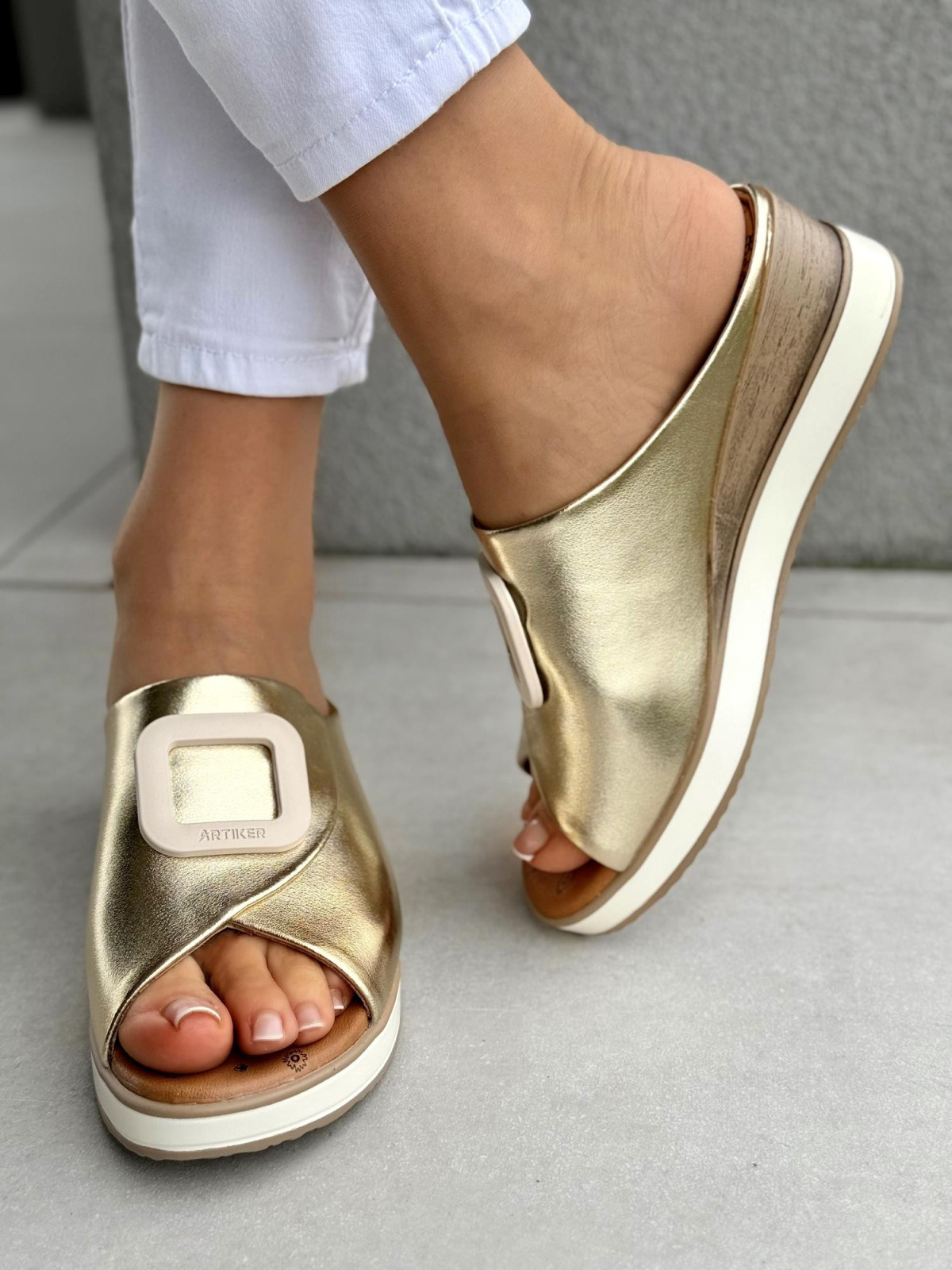 Mega wygodne klapki damskie ze skóry naturalnej