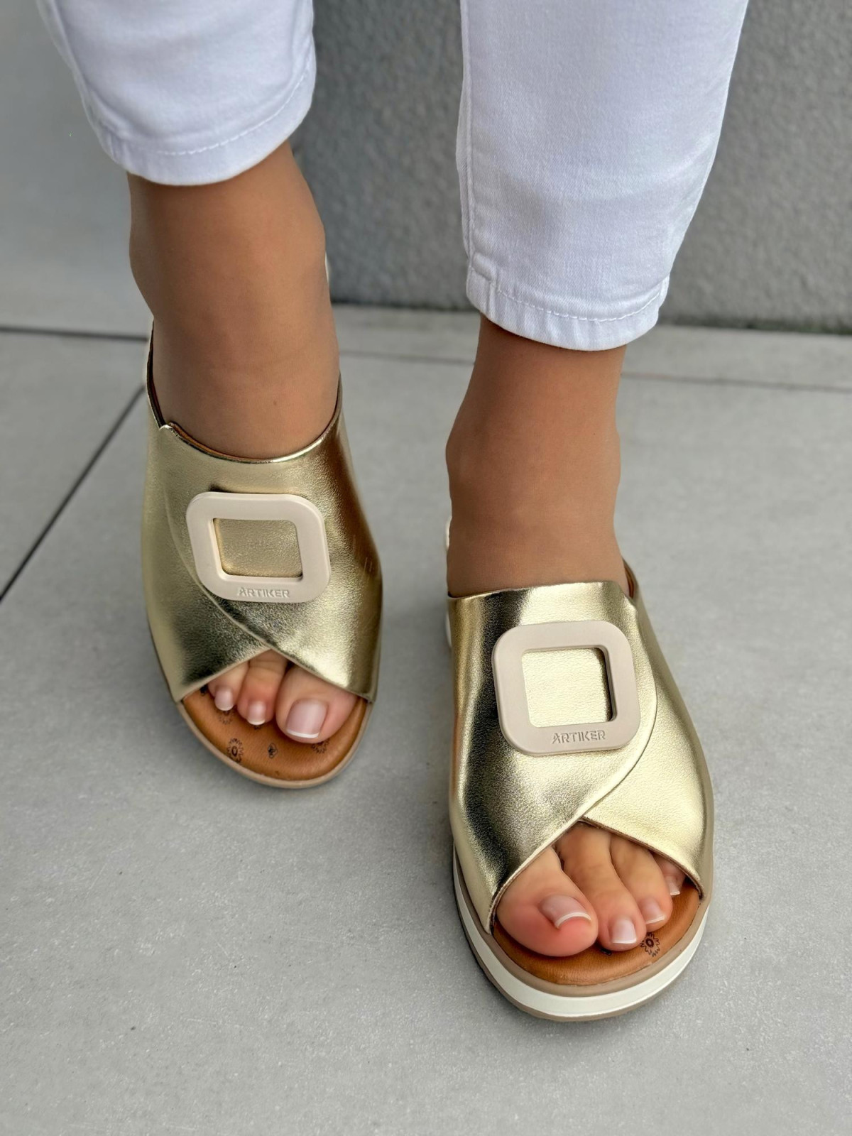 Mega wygodne klapki damskie ze skóry naturalnej