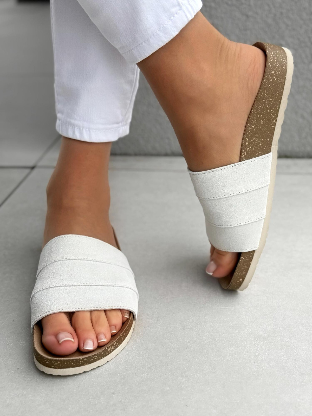 Mega wygodne klapki damskie ze skóry naturalnej